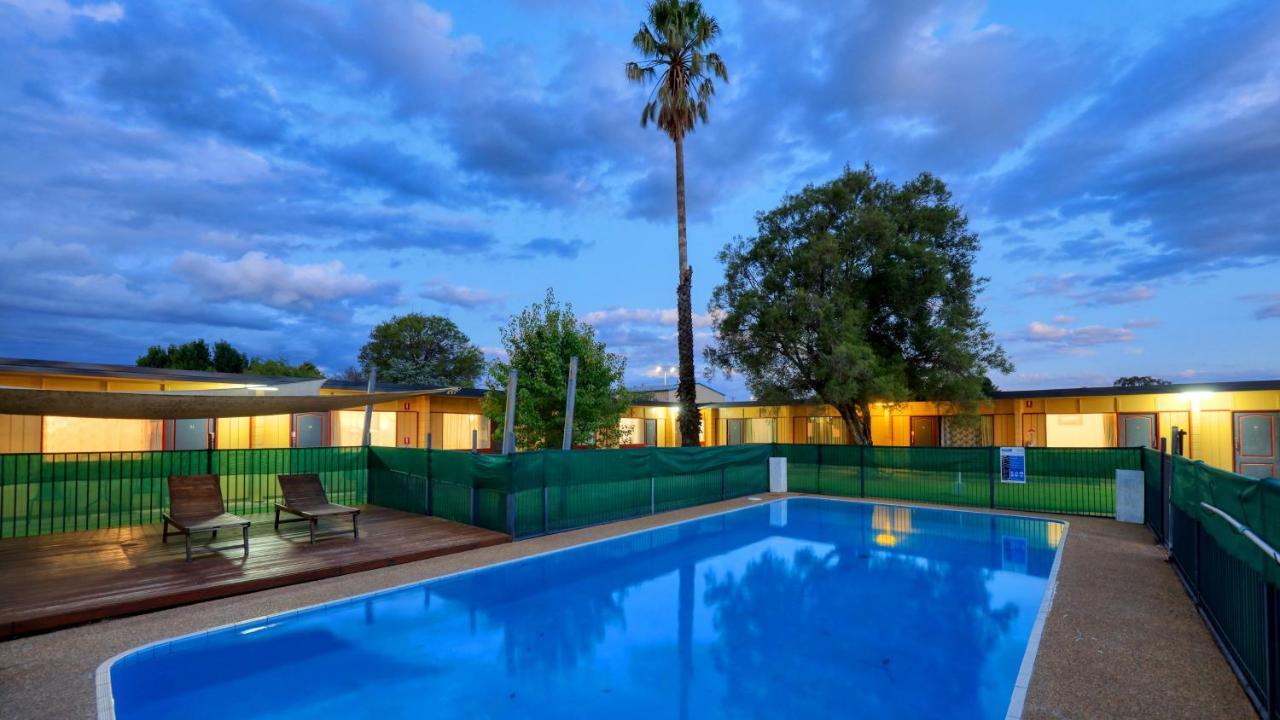 Cootamundra Gardens Motel Extérieur photo
