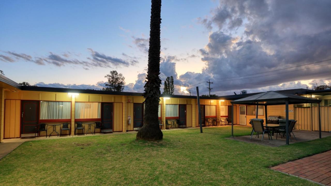 Cootamundra Gardens Motel Extérieur photo